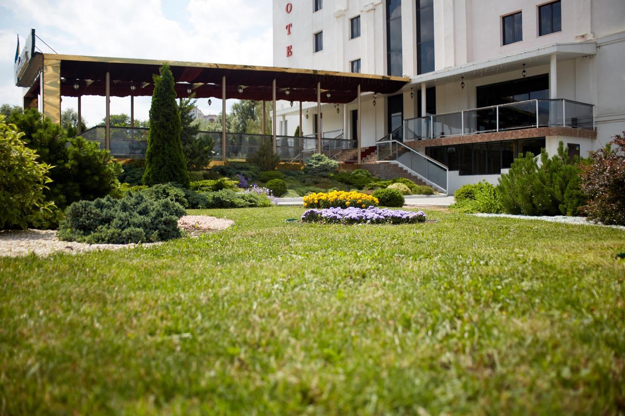 Garden Hall Ternopil Exterior foto